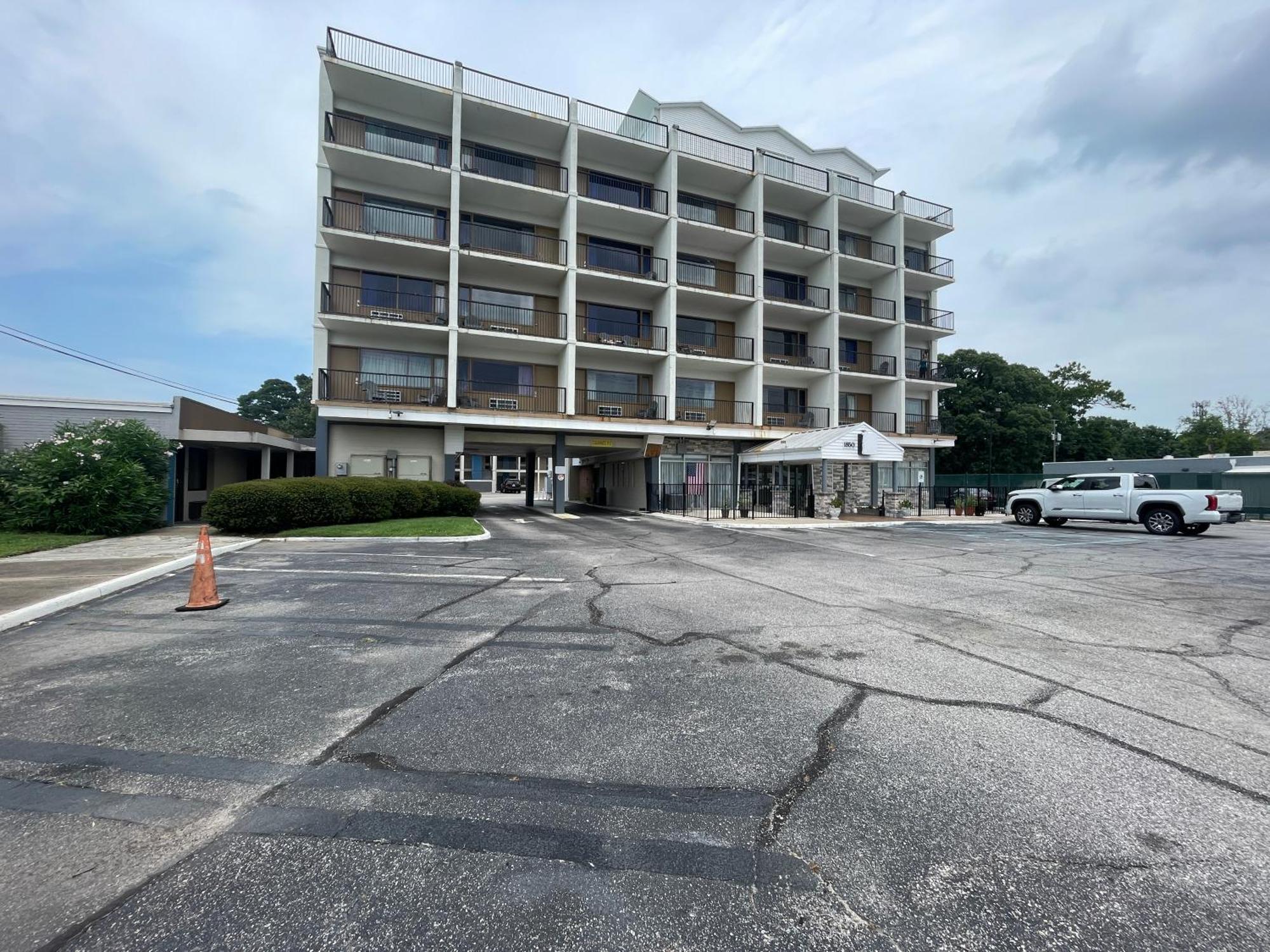Motel 6 Norfolk, Va East Little Creek Exterior photo